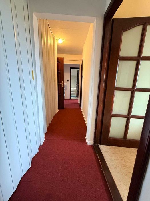 Apartament cu 4 camere, decomandat, de închiriat în Zona Soarelui