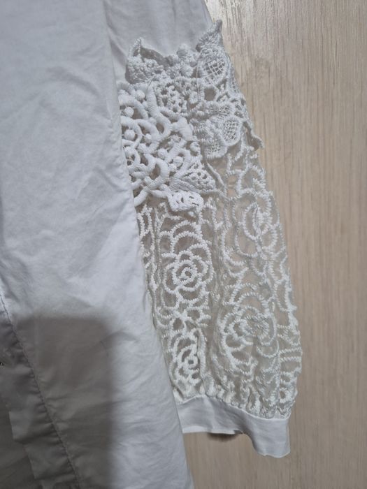 Продам школьную блузку для девочки