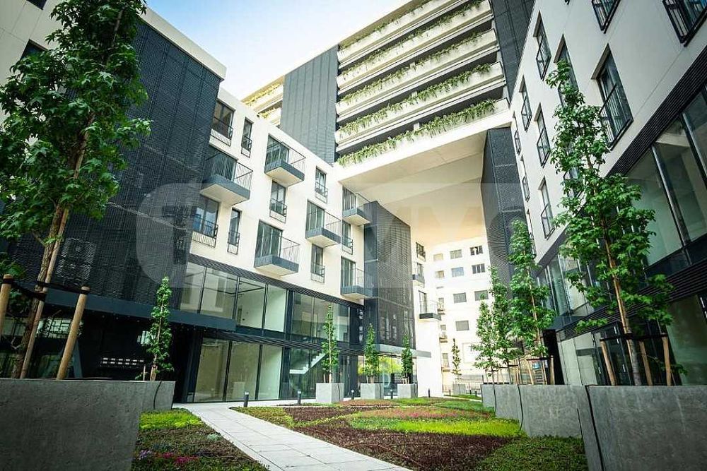 Дава се под наем Тристаен апартамент в Варна, Гръцка махала - 108 кв.м за 2000 € - Снимка #15