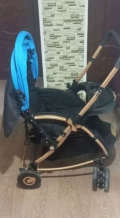 Срочно Продам прогулочную коляску .