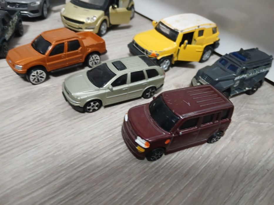 Метални коли ..ии