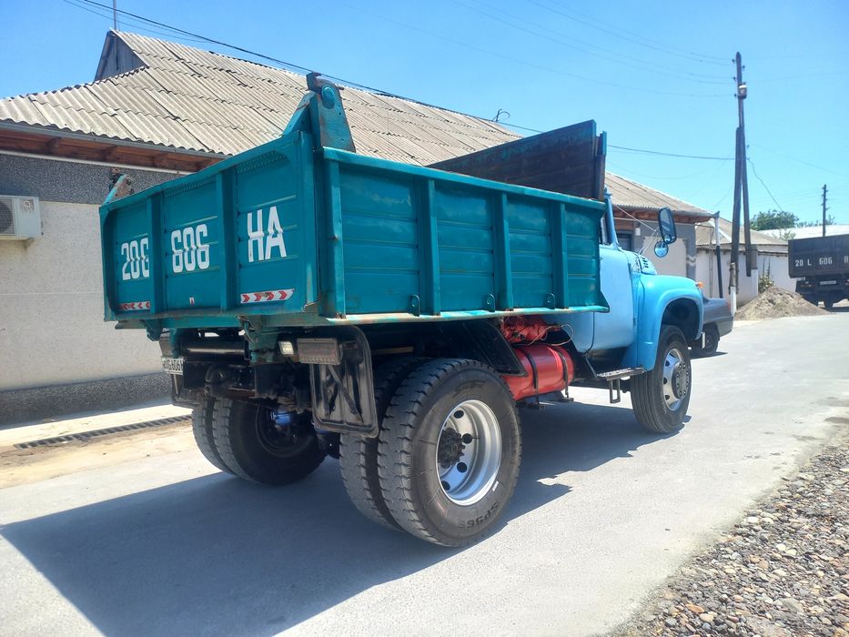 Zil sotiladi holati alo yurip turgan moshin