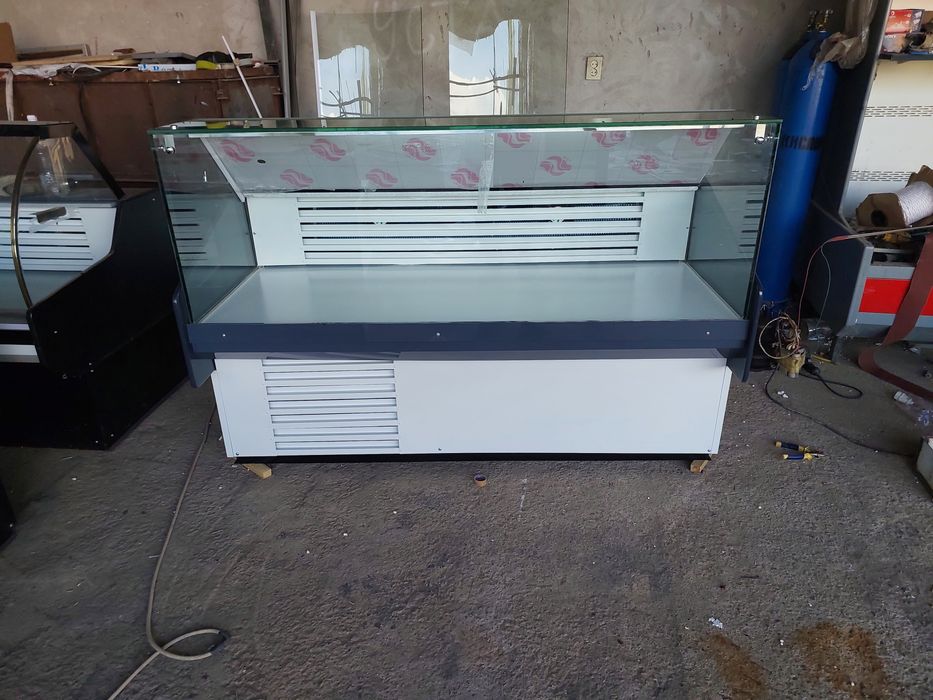 Витрина холодильник