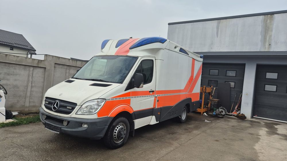 Cub ambulanta cu tot ce contine