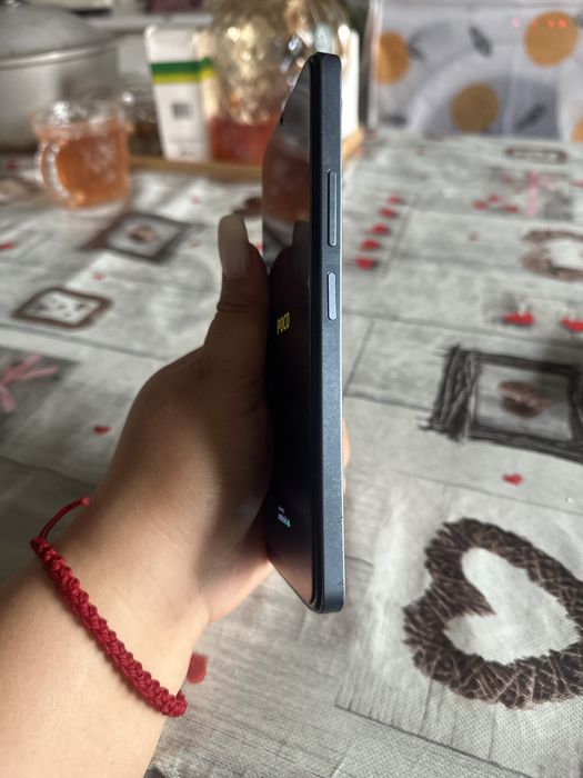 POCO C65 смартфон