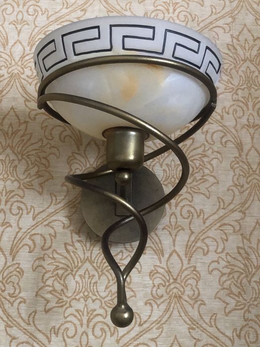 Комплект люстра и бра