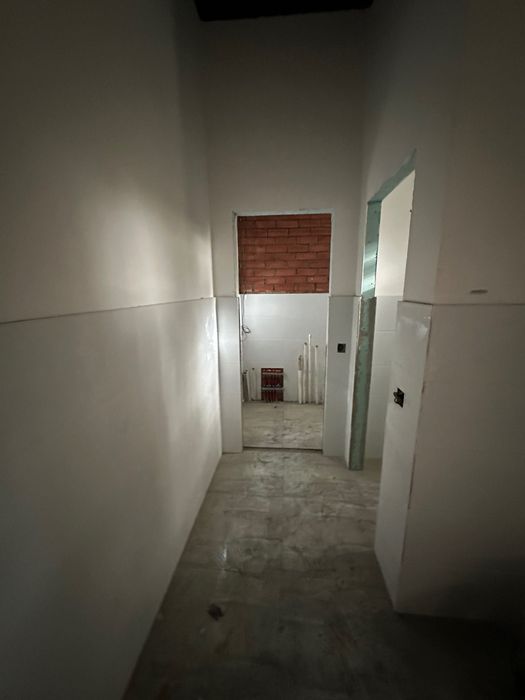 Noturar bino Sirg’ali tumanida Xokimyatni oldid:o o’zirani yonid.