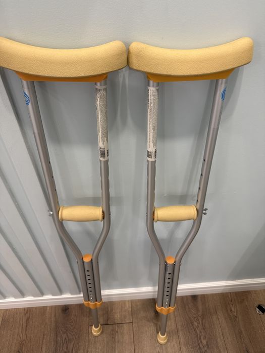 Костыли в отличном состоянии