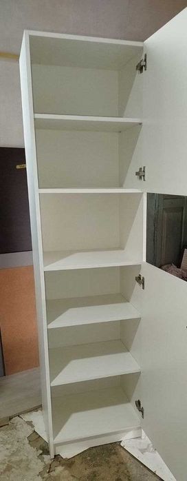 Шкаф пенал кухонный.