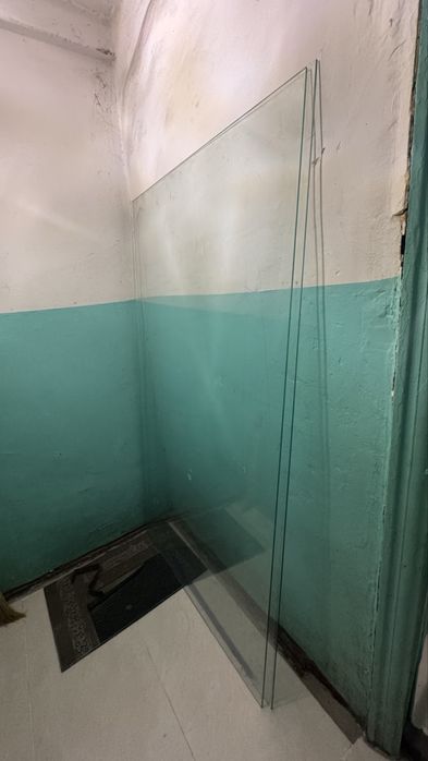 Стекло 1 м на 1.8 м, 2 шт. Бесплатно