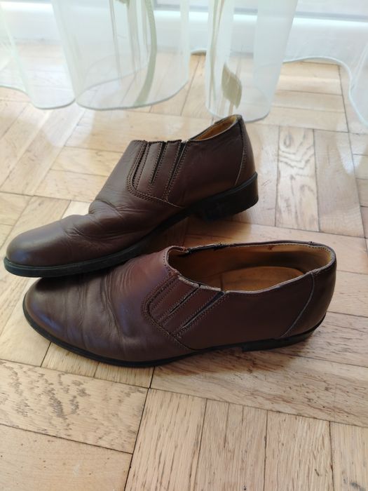 Мъжки обувки 2 модела, запазени, кафяви, номер 40, цена х 20 лв. за 1