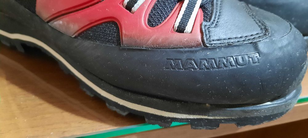 Bocanci Mammut-Raichle, drumeție, impermeabili, 38, talpa vibram