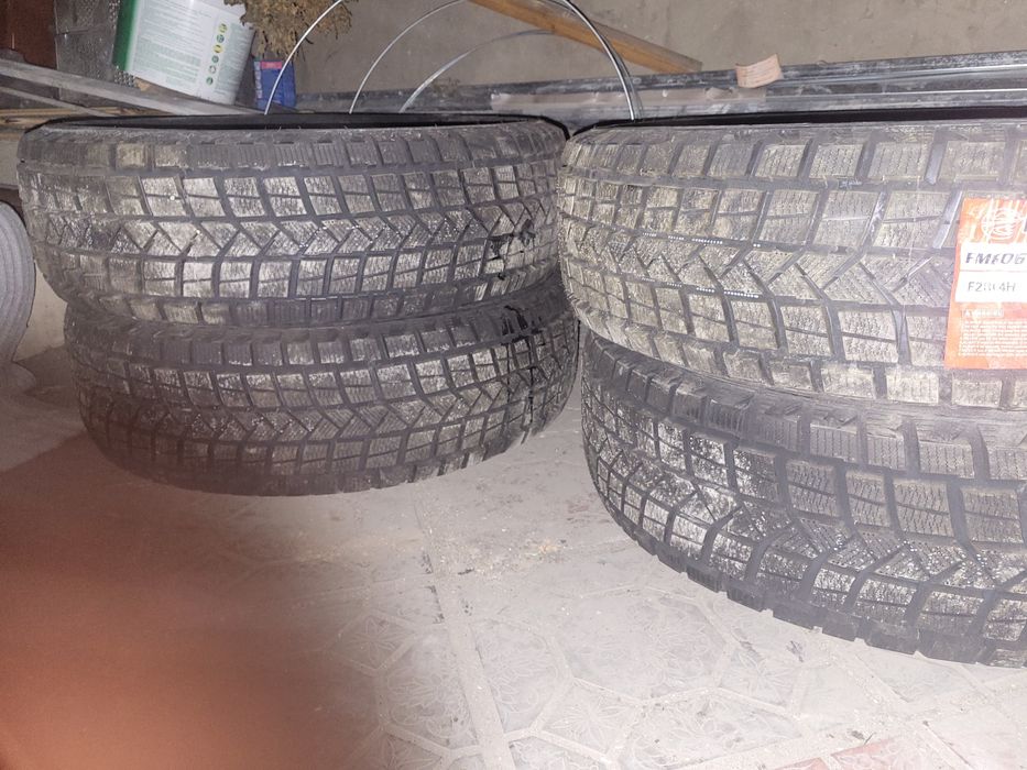 Шины зимние 235/70/16