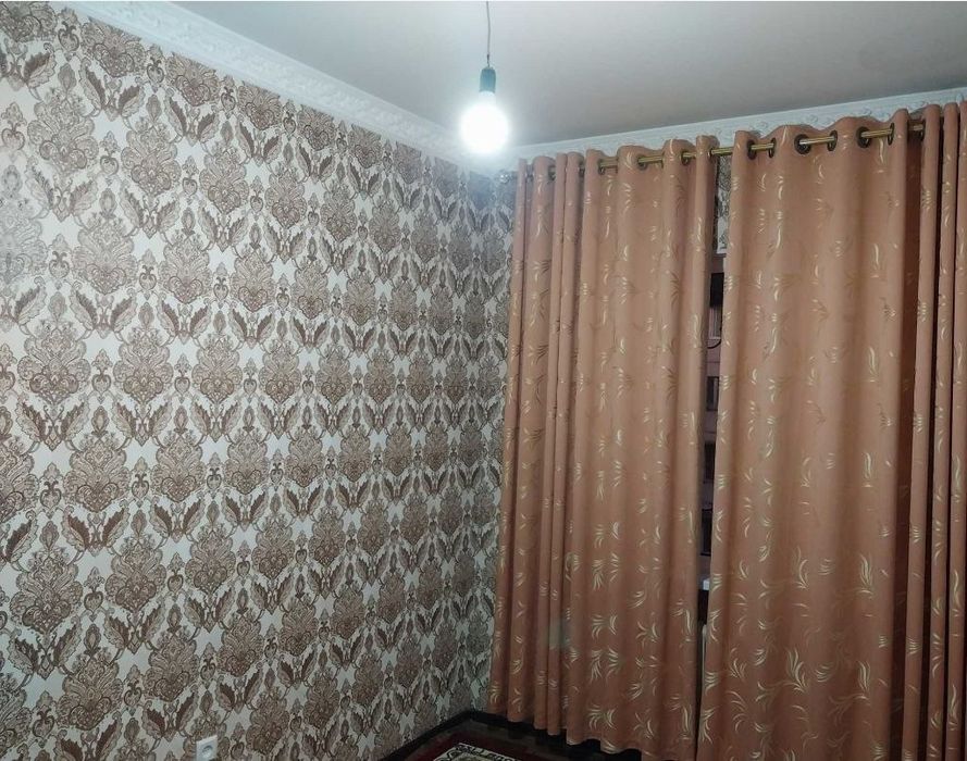 Продаётся двухкомнатная на м-в Карасу 2