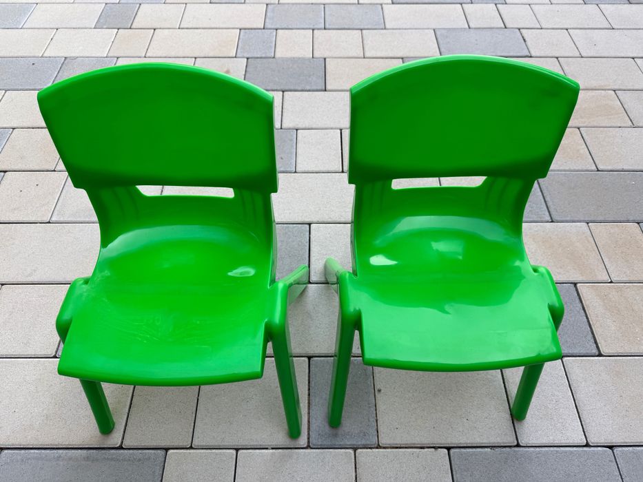 Продам детские стулья