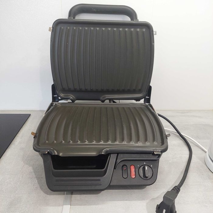 Електрическа скара Tefal Ultracompact G03- М, 2000W, Термостат, 100-240°C
