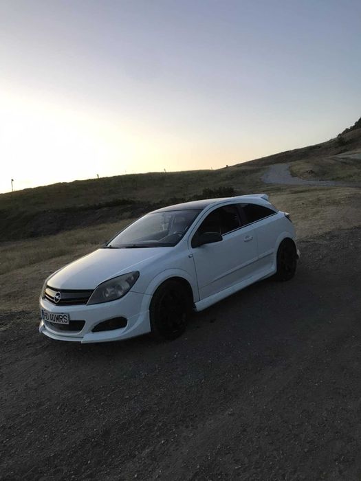 Opel Astra H GTC