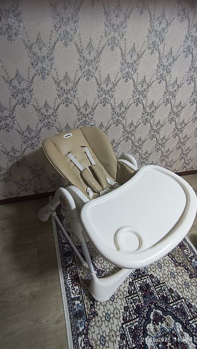 Детский стульчик для кормления