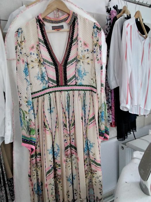 Rochiță superbă  lucrata în India