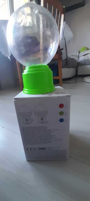 Мини машинка за бонбони