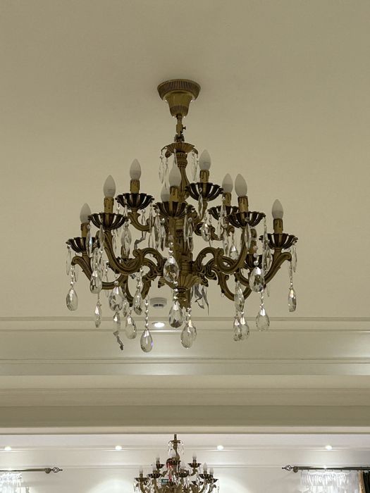 Продается люстра