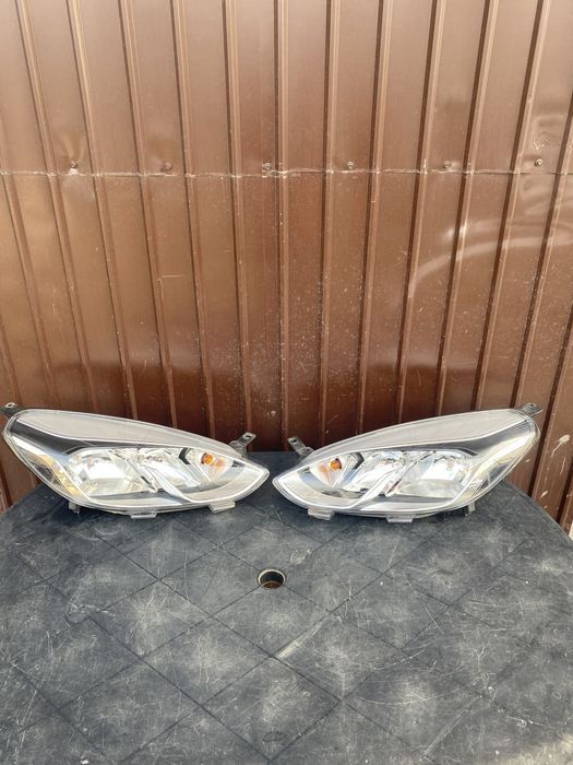 Far stanga  ford fiesta mk8