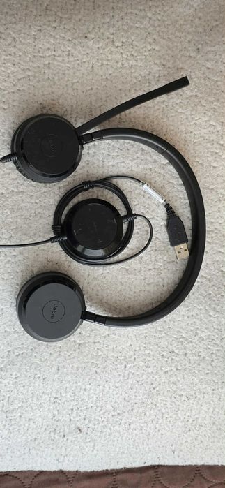 Продавам безижни слушалки Poly Voyager 4320,Jabra