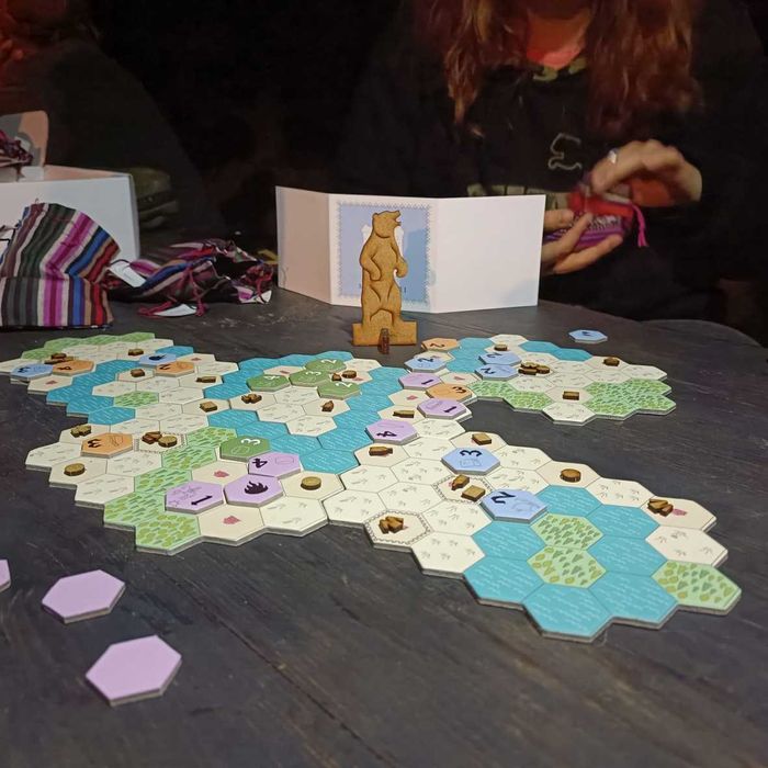 Neaoș boardgame joc românesc de strategie