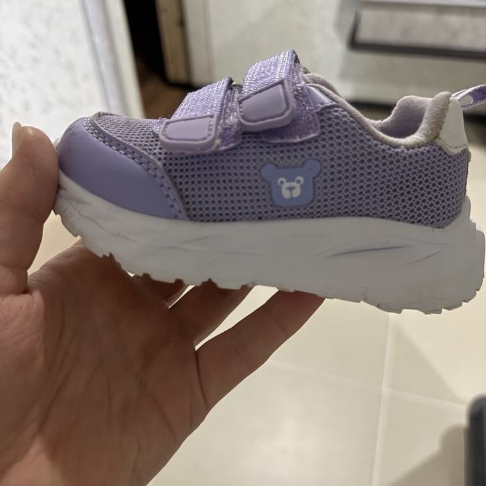 Кроссовки для девочки