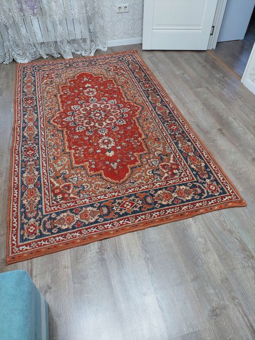 Продам ковёр ретро