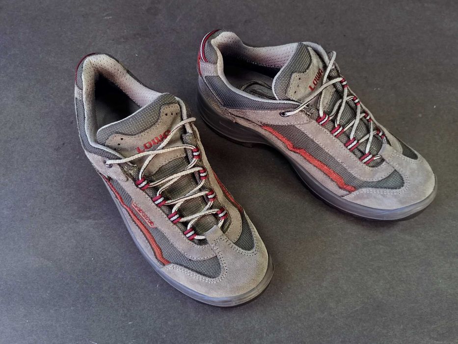 Bocanci PIELE 38 39 Ghete munte dama copii  LOWA GORETEX  Impermeabili