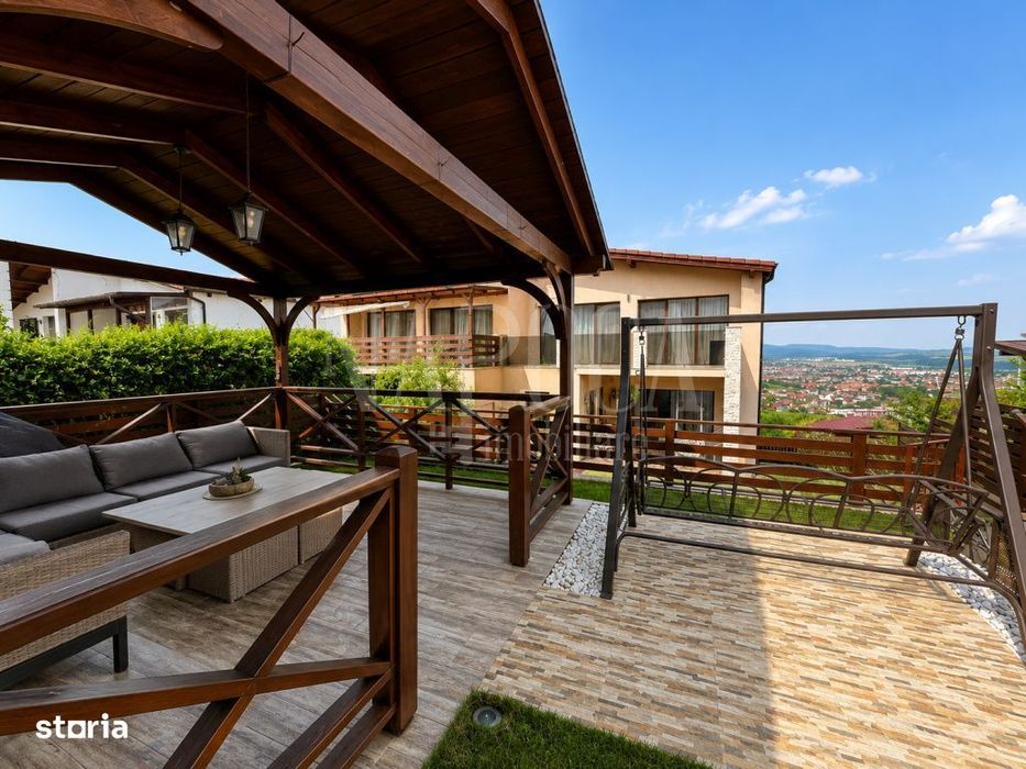 Casa 4 camere de vanzare in Floresti