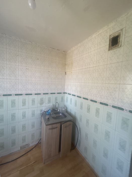 Отдам даром кафель настенный