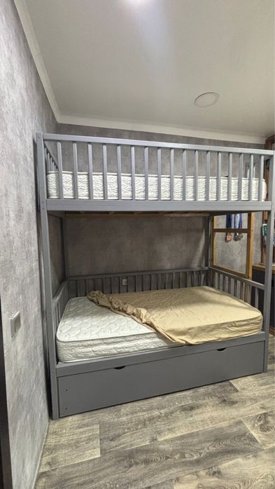 Двух этажная кровать