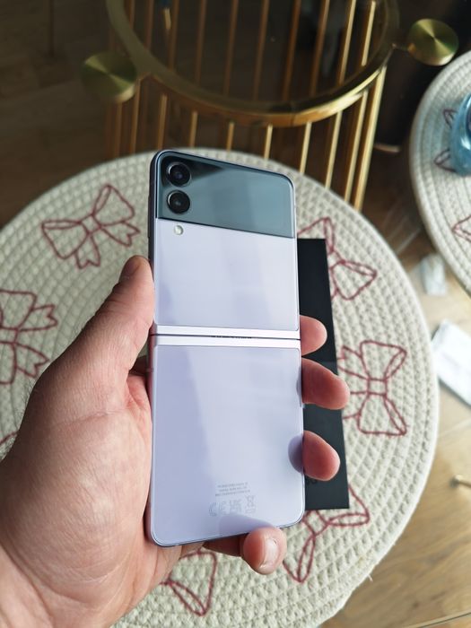 Galaxy Z Flip3 5G Lavender 
Lavender, 128 GB
Lavender, 128 GB
Lavender