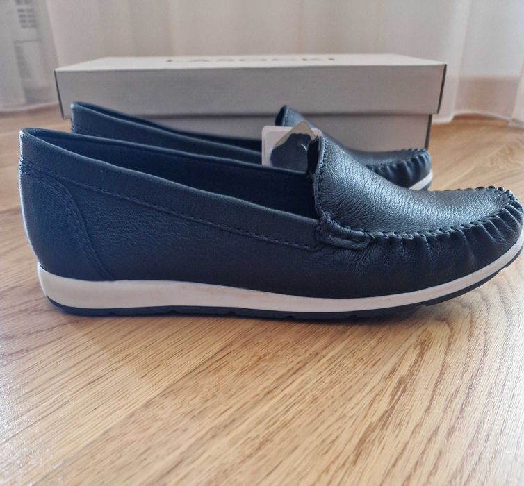 Нови дамски обувки Lasocki, ест. кожа, 38  р-р, ест. кожа