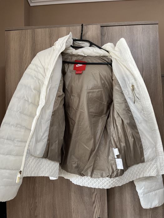 Дамско оригинално яке Nike