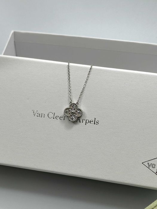 Colier Van Cleef & Arpels Aur Alb 750 Diamonds