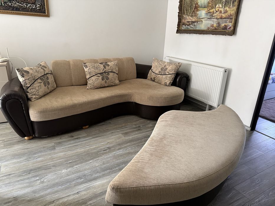 Coltar living este din 2 piese se poate pune in mai multe varainte