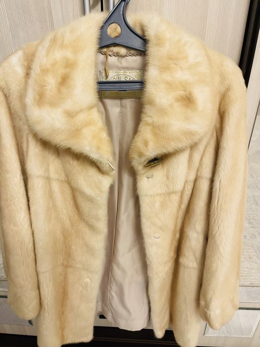 Продам шубу норковую