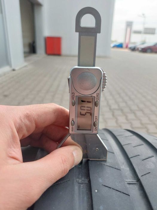 2 бр. 245/45R20  и 2 бр. 275/40/20  Летни  BRIDGESTONE ALENZA 001 BMW  RunFlat  5.5мм