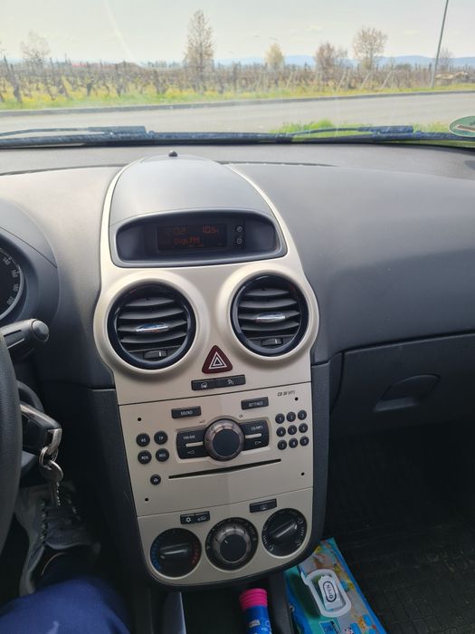 Vand Opel Corsa D 1.2 benzină – 2007 – AC funcțional – set roți iarnă + vară