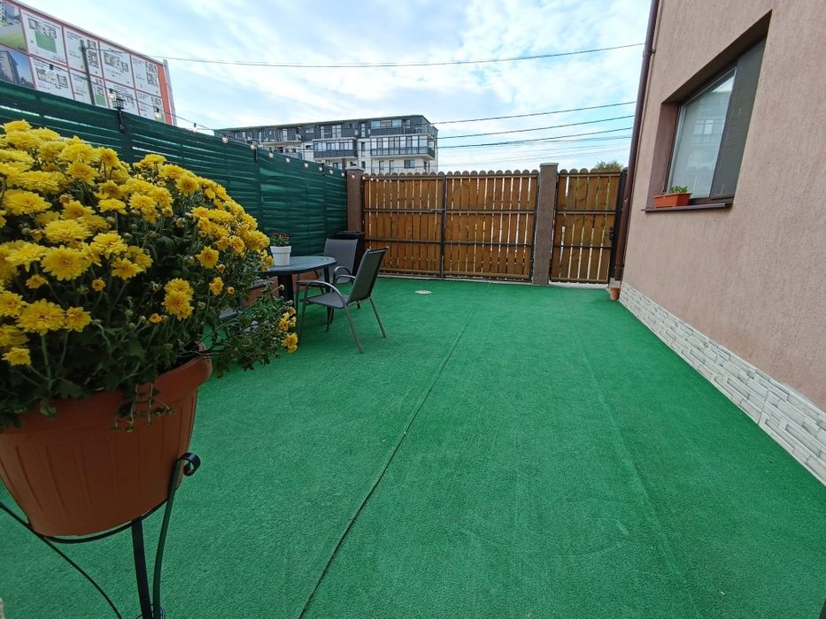 Apartament 3 camere curte proprie  2 locuri de parcare