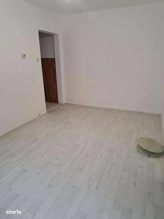 Apartament 2 camere , Ozana , M15 , parter , 46.000 euro neg.