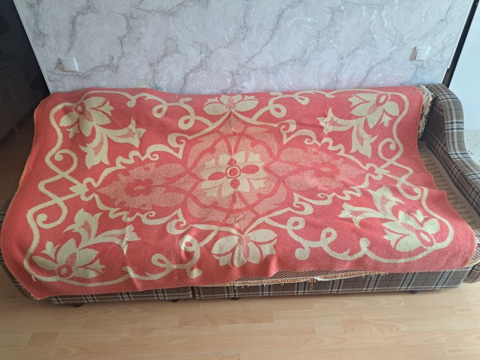 Продам шерстяное одеяло
