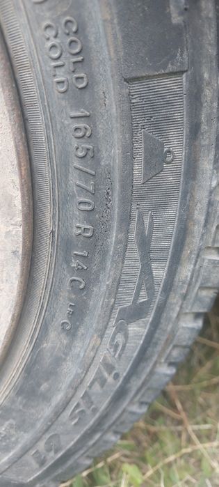 Vând Remorcă Solidă pentru Gospodărie sau Teren Privat (Fără acte) – Anvelope Michelin 14" C