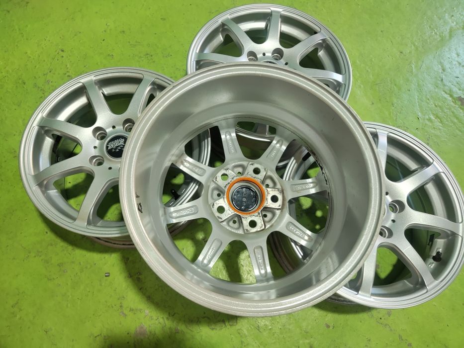 15 5x114.3 Kia Hyundai лети джанти 5х114.3