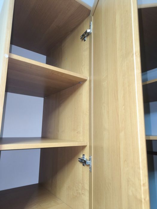 Вместительный угловой шкаф