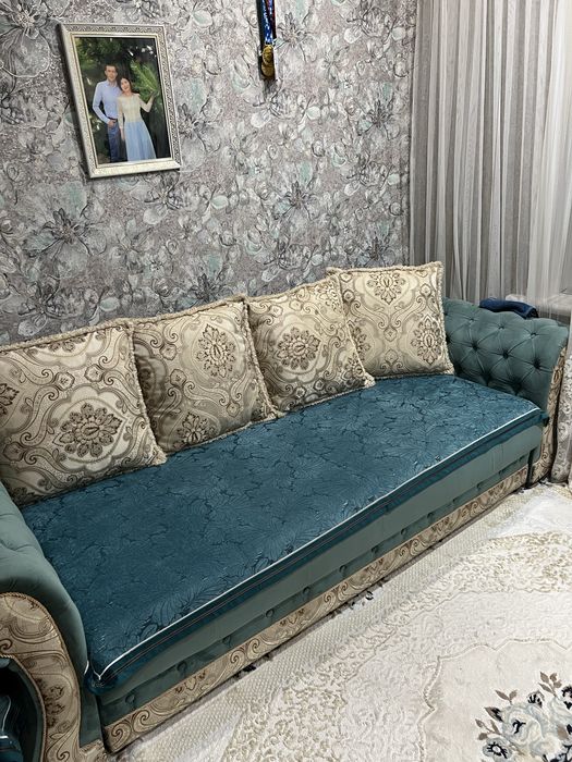 Продам диван , в хорошем состоянии .