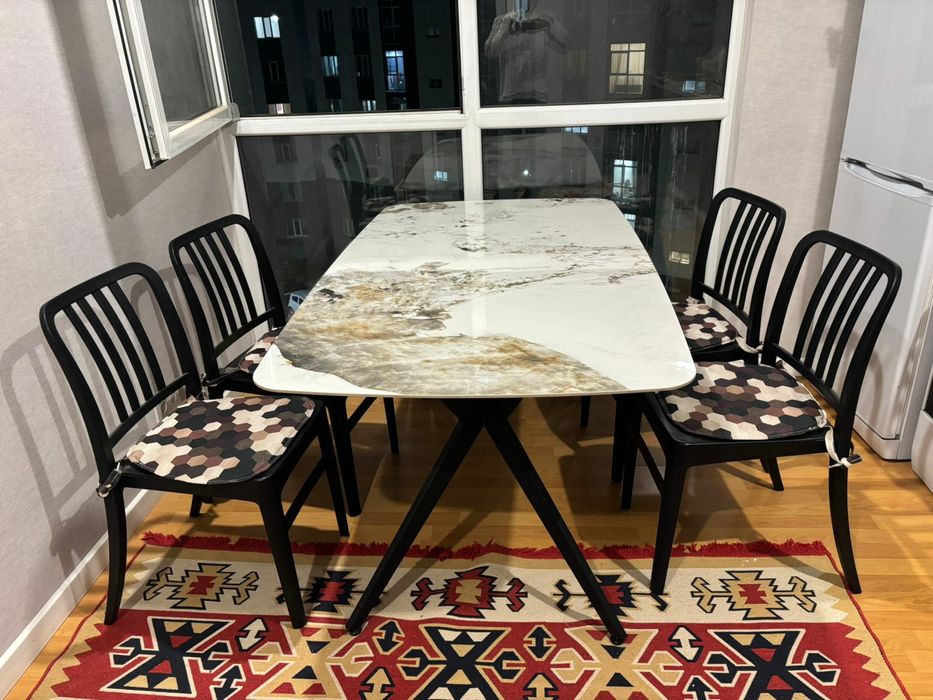 Продам стол и стулья